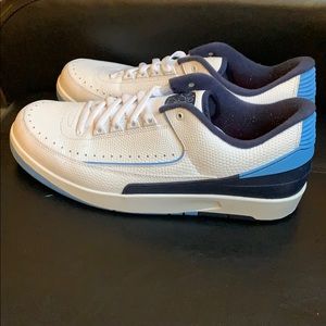 Jordan 2 low top, UNC colors size 11